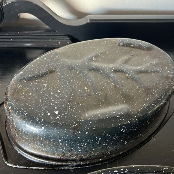 Small Enamelware Roaster black /white specs - Picture 9 of 12